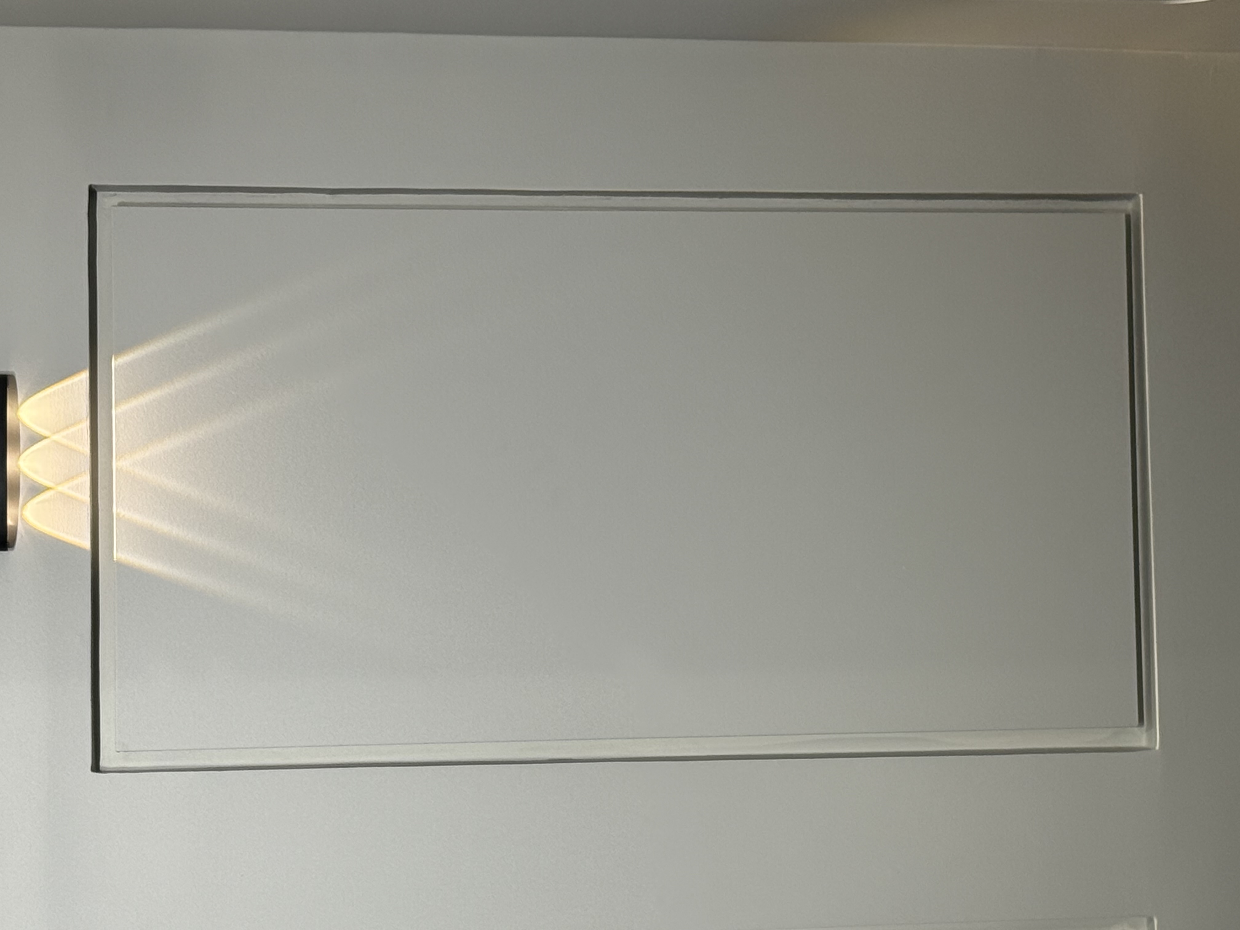 دریچه طرح گل سقفی فریم سفید